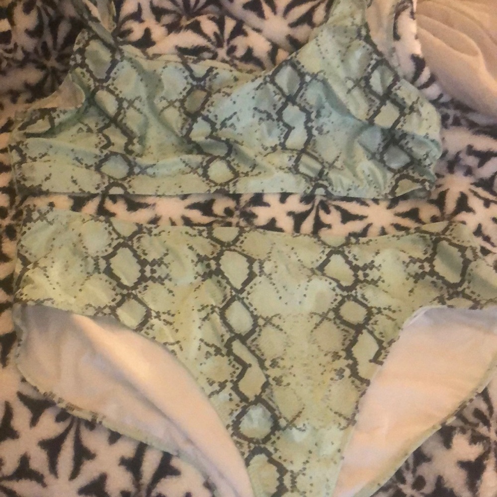 Plus Size Bikini Size 18